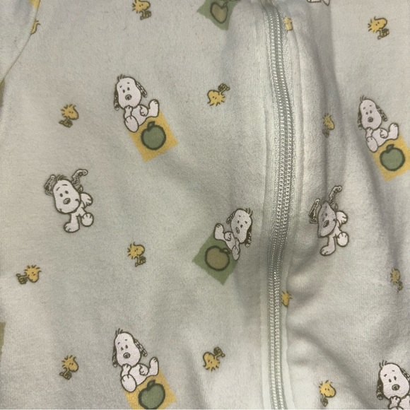 Vintage Baby Snoopy Footie one piece size 0-3 months - Picture 2 of 5